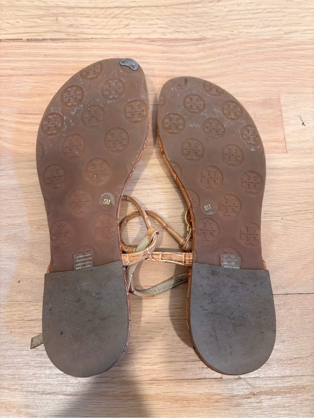 Tory Burch thong sandals in tan croc-embossed leather finish size 5M
